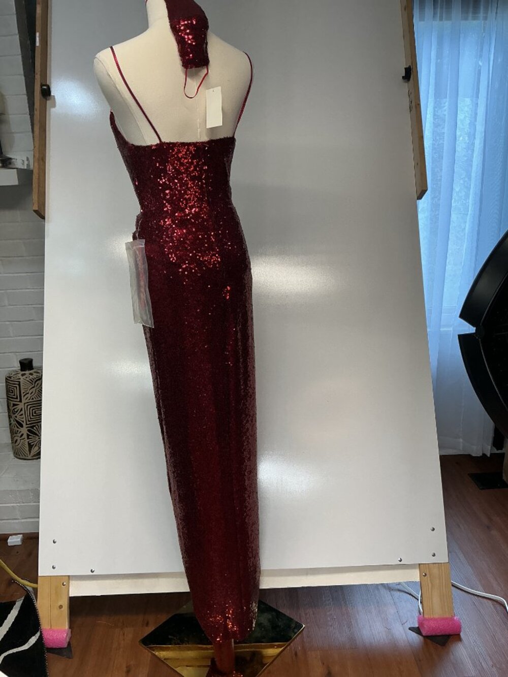 B. Smart Burgundy Sequin Formal Gown Size 5/6 NWT With Matching Face Mask - Picture 5 of 14